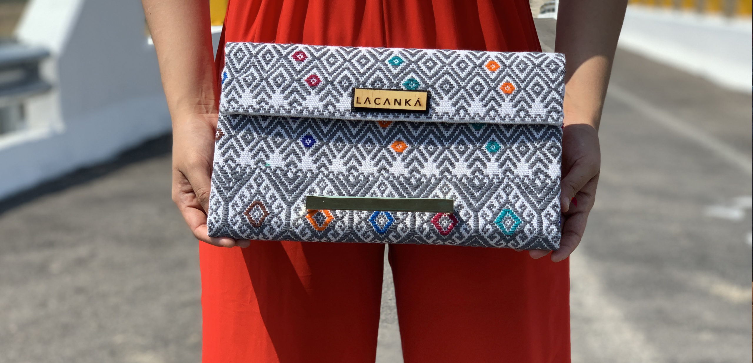 OVERSIZED CLUTCH GRIS